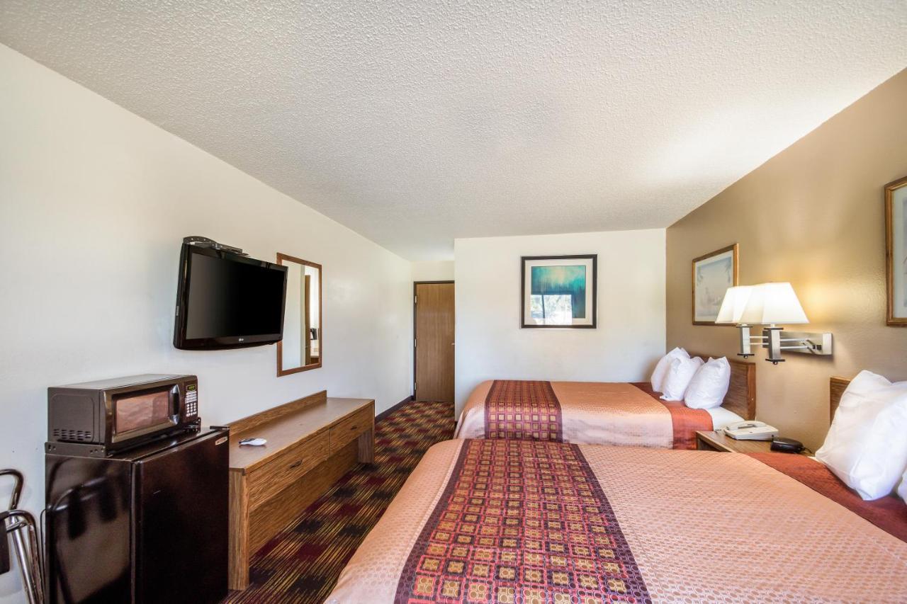 Americas Best Value Inn&Suites Harrisonville Exterior foto