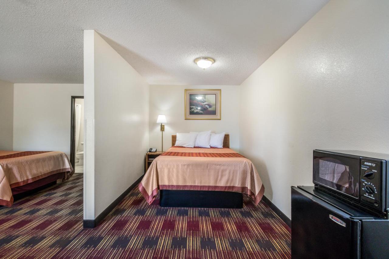 Americas Best Value Inn&Suites Harrisonville Exterior foto