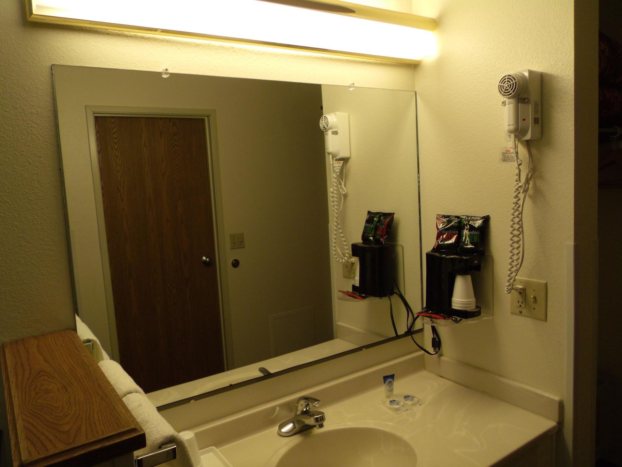 Americas Best Value Inn&Suites Harrisonville Exterior foto
